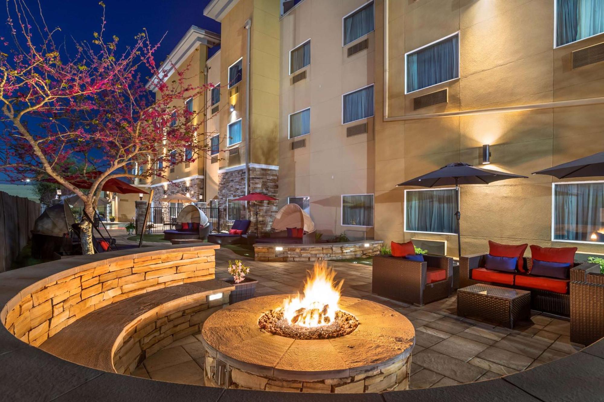 Best Western Plus Lake Jackson Inn & Suites Dış mekan fotoğraf